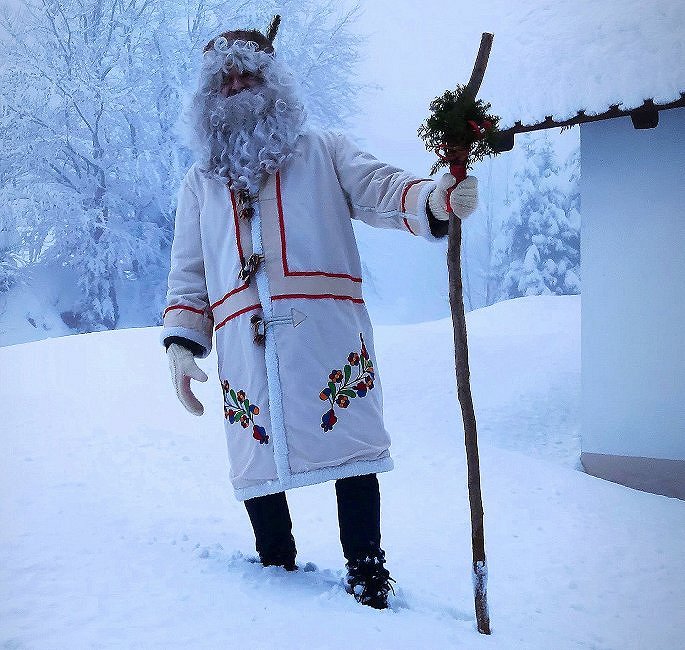 V Ajdovščini brez silvestrovanja na prostem in z virtualnim obiskom Dedka Mraza