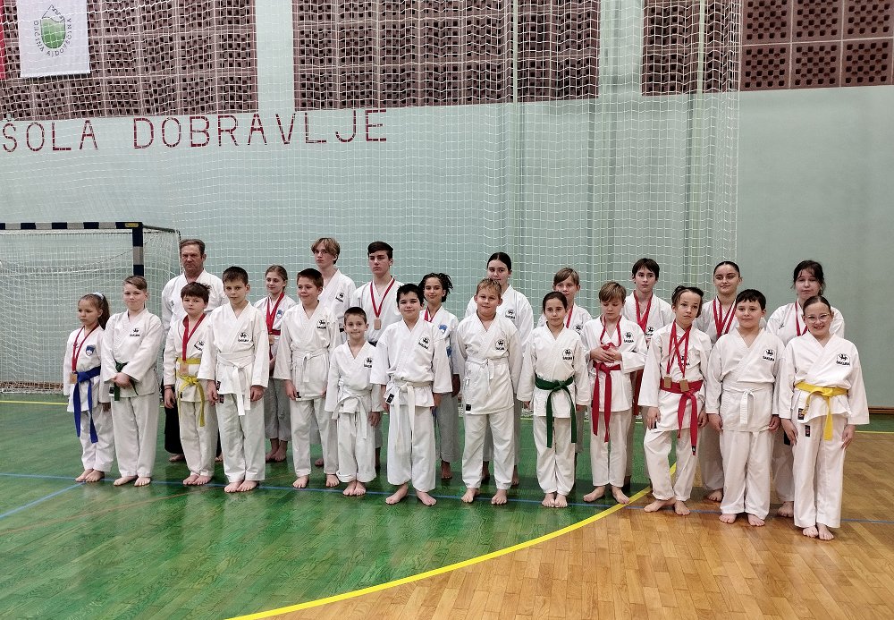 Karate klub Sakura iz Črnič uspešen na domači tekmi v Dobravljah