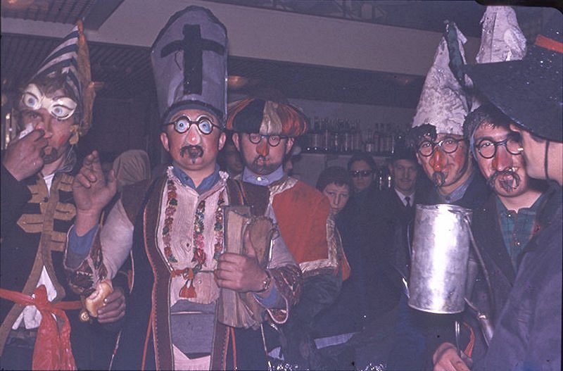 11.Veno_Pilon__Pust__Ajdov____ina__barvni_diapozitiv__Pilonova_galerija_Ajdov____ina__.jpg