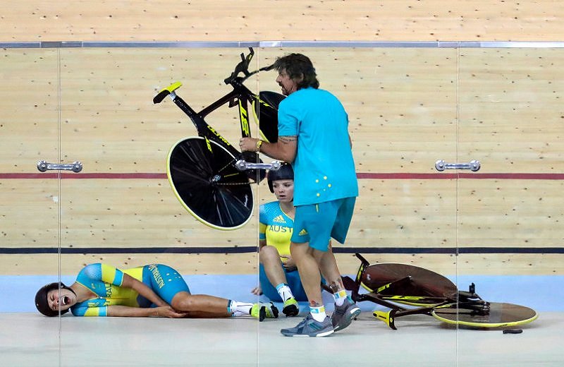 Melissa_Hoskins__left__of_the_Australian_women_s_track_cycling_team__reacts_after_crashing_during_a_training_session_inside_the_Rio_Olympic_Velodrome.jpg
