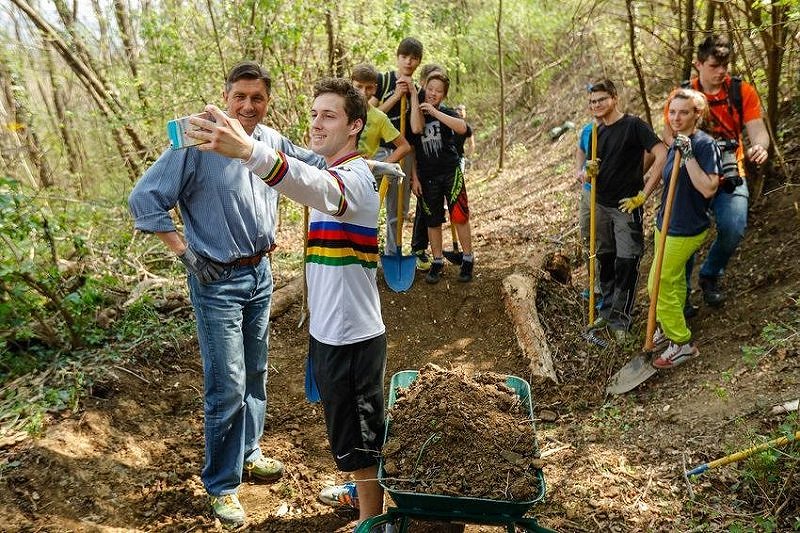 Delovni akciji Črnega trna se je pridružil tudi predsednik Republike Slovenije Borut Pahor 