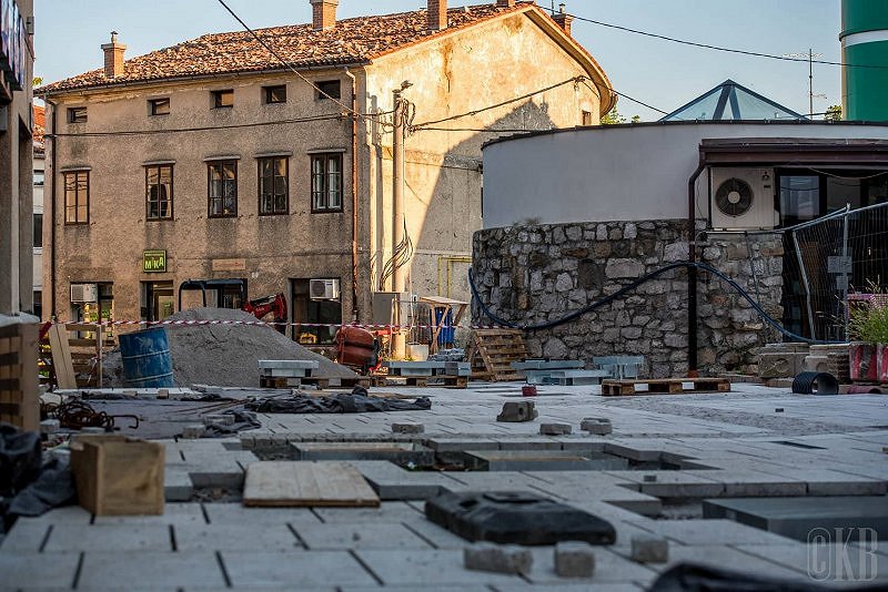 Prvi tlakovci na Prešernovi ulici v Ajdovščini