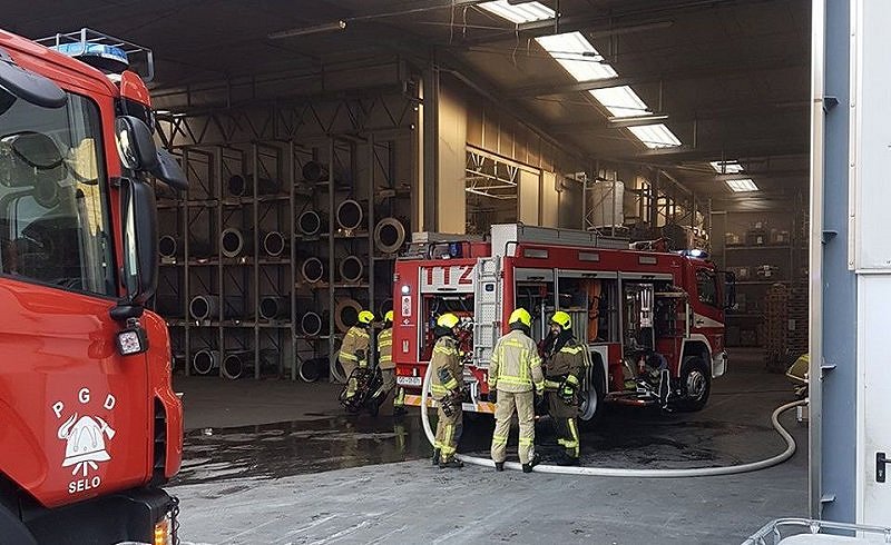 Po požaru v proizvodni hali v Batujah za preko 50.000 evrov škode 