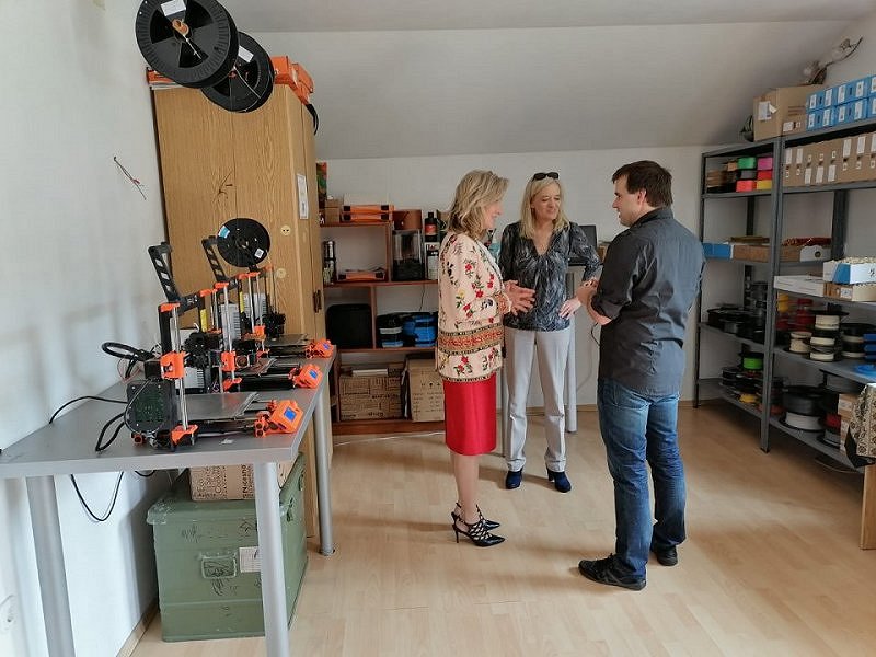Obisk ameriške veleposlanice v 3D Solutions 