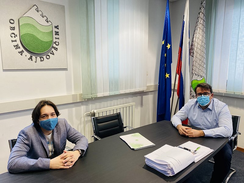 Sen__enje_2DB21_11_3_21_Tina_Velikonja__2_.jpg