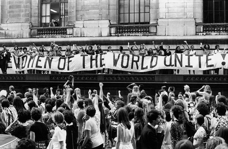 Kolumna: Kratka zgodovina ženskega gibanja 