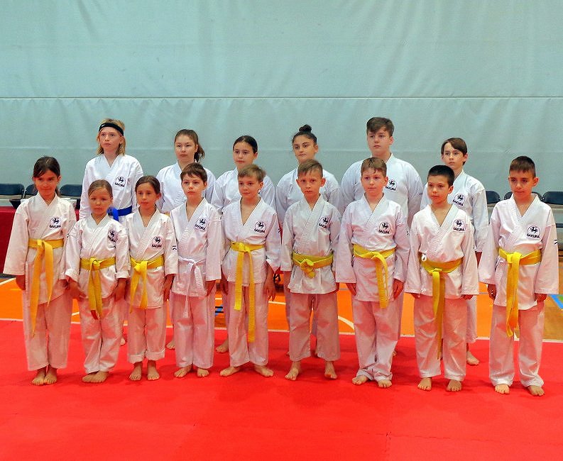 Člani Karate kluba Sakura osvojili enajst medalj na tekmovanju v Kopru