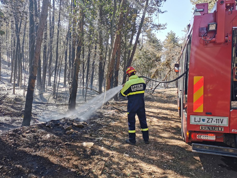 Ivo Boscarol izpolnil obljubo o donaciji gasilcem, ki so pomagali pri največjem požaru v zgodovini Slovenije