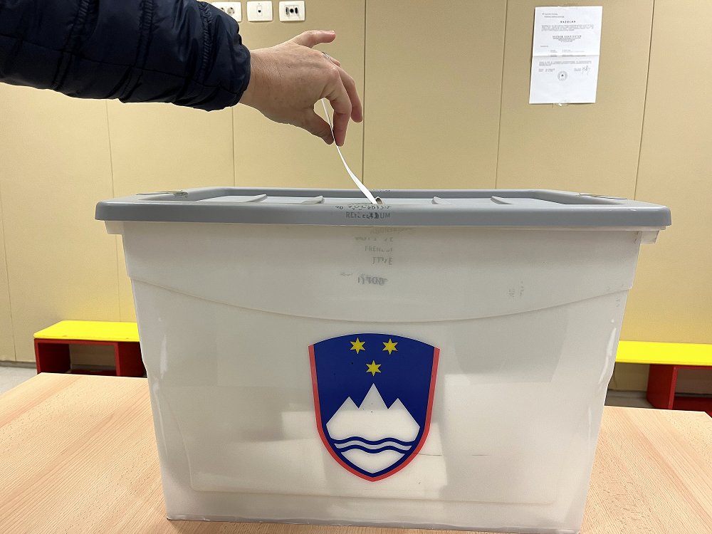 Volitve 2022: V volilnem okraju Ajdovščina visok delež glasov za Anžeta Logarja    