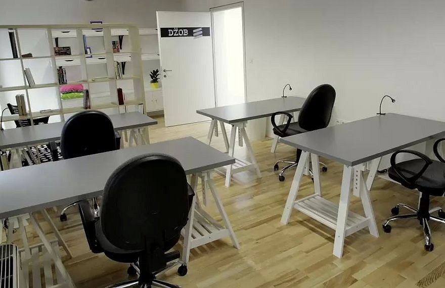 DŽOB - coworking prostor, ki mladim odpira vrata v svet podjetnosti in ustvarjalnosti