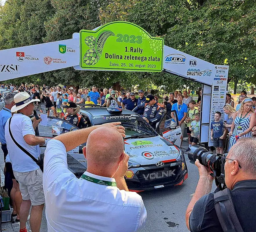 Grossi in Berlot ostajata v vodstvu državnega prvenstva v reliju