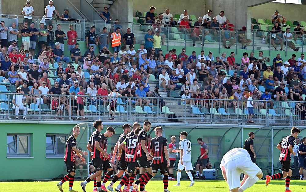 Nogometne tekme na Mestnem stadionu v Ajdovščini kmalu tudi pod žarometi