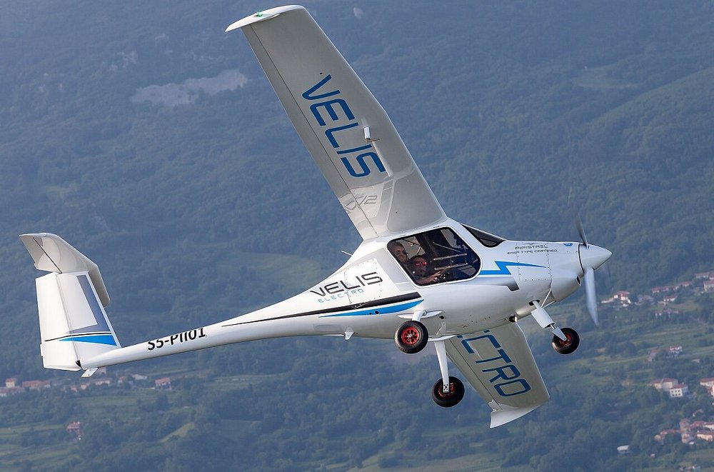 Pipistrel Velis Electro serijska številka 100 začne delovati