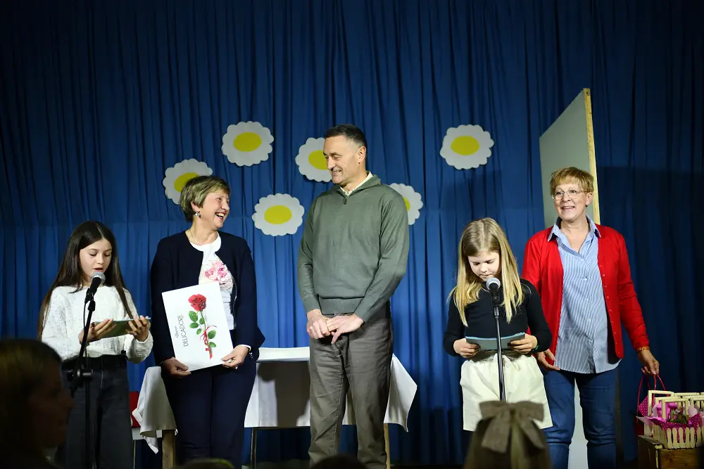14_Dramska_skupina_Drustva_gospodinj_z_voditeljicama._Materinski_dan_Planina_2025.JPG