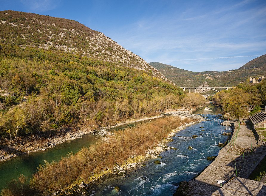 Z vlakom na GO! 2025 po zgodovinski progi ob slikoviti Soči