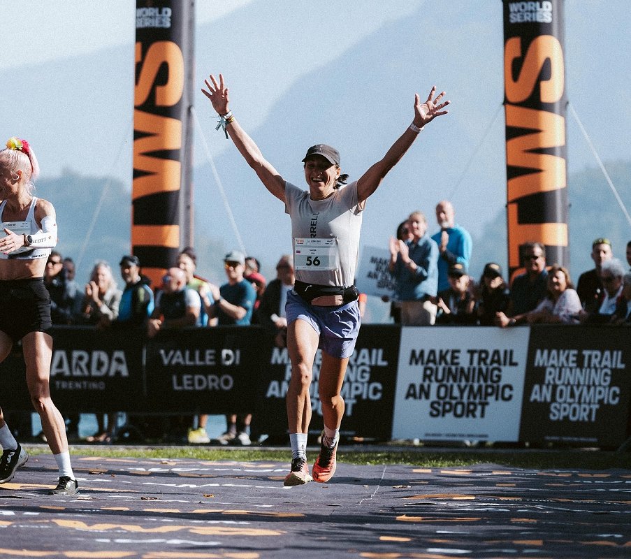 Izjemen nastop Lucije Krkoč na finalu serije Golden Trail World Series 2025