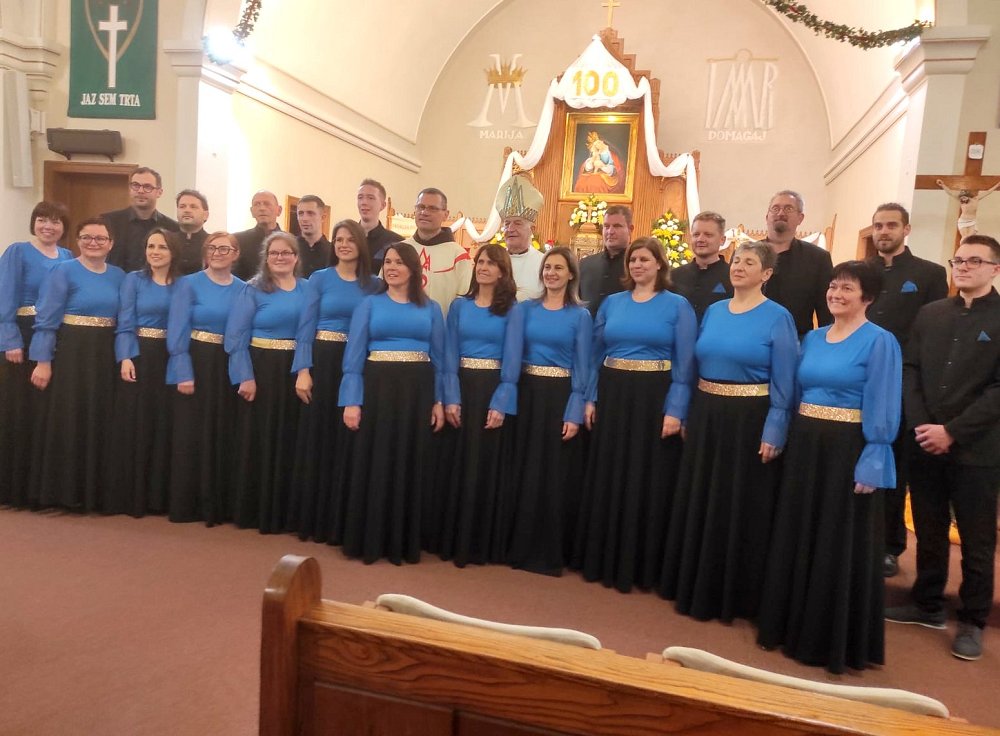 MePZ Primorje med slovenskimi rojaki v Lemontu: Kot bi ne bili pet tisoč milj od doma