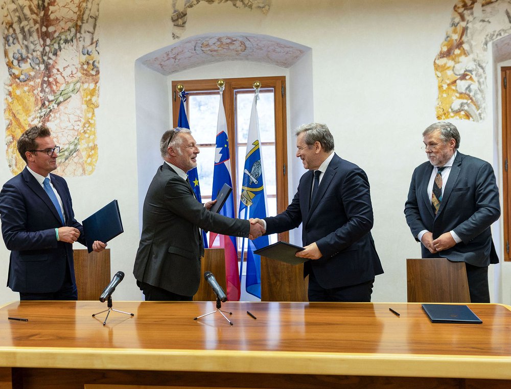 Podpis pisma o nameri o začetku aktivnosti, da Univerza v Novi Gorici pridobi status javne univerze