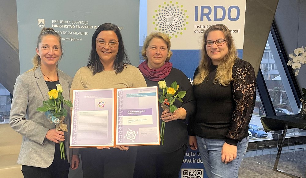 Ajdovski Inštitut za mladinsko politiko prejel državno priznanje za delo v mladinskem sektorju