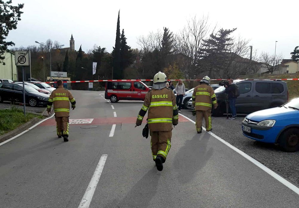 V Vipavi amonijak zaradi tehnične okvare uhajal iz vinske kleti 
