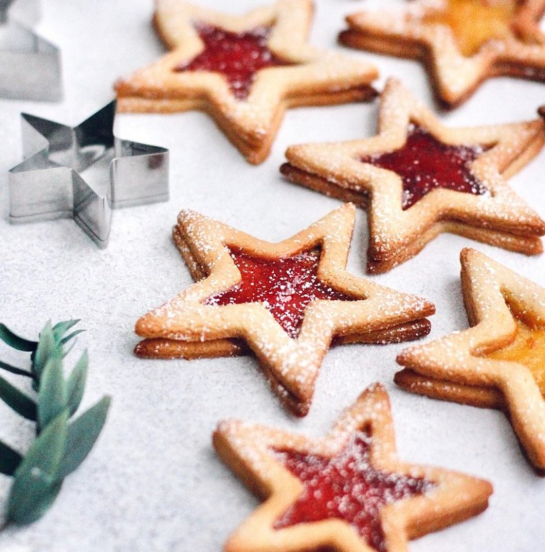 Čaj in praznično pecivo na Ajdovski tržnici    