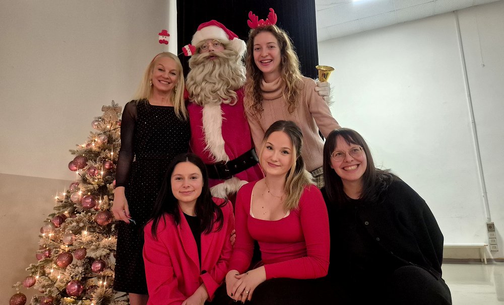 Mini ADC božično novoletna produkcija za najmlajše