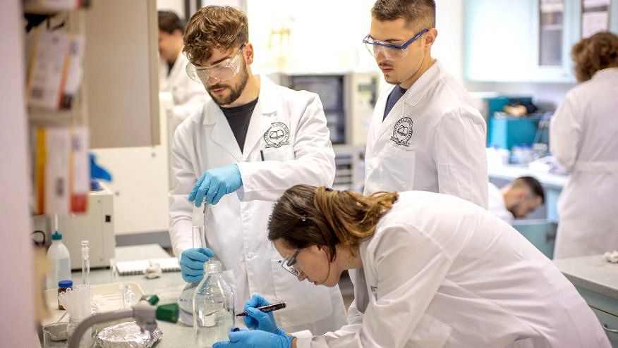 Univerza v Novi Gorici najboljša univerza v Sloveniji na področju fizikalnih znanosti