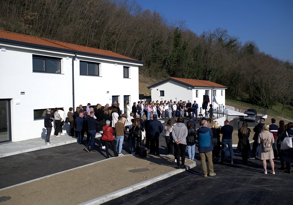 V Dobravljah odprli Hiše za mlade