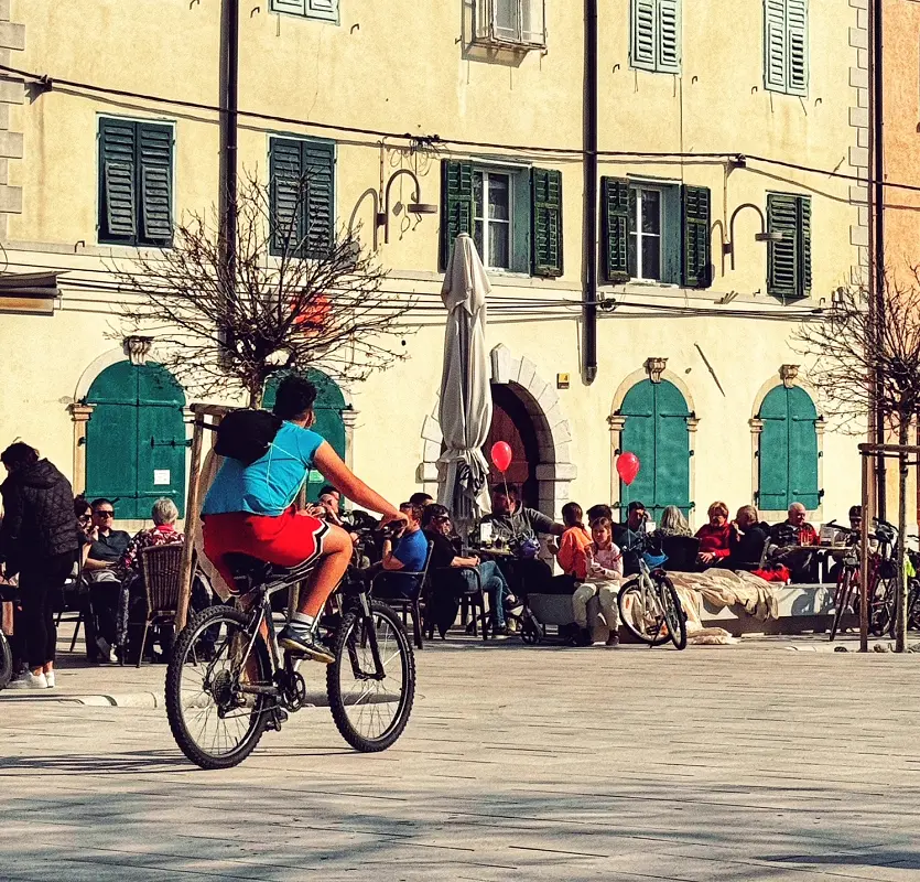 Občina Vipava pridobila skoraj dva milijona evrov za projekt prenove glavnega trga