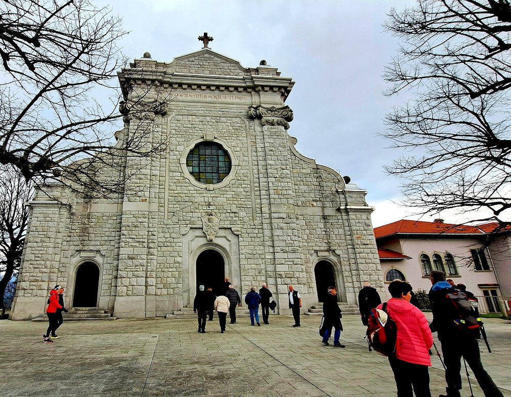 Ajdovski planinci tradicionalno poromali na Sveto goro