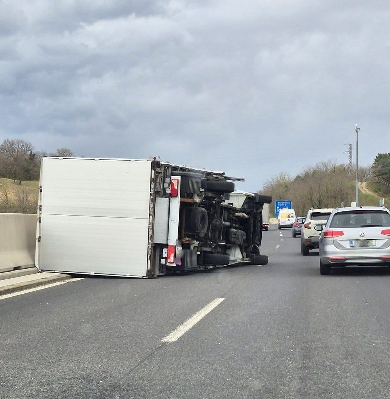 Muhasto vreme in burja nagajala tudi na Ajdovskem