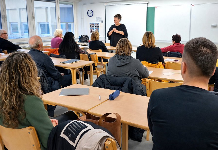 Ljudska jeziki 2026 fotka