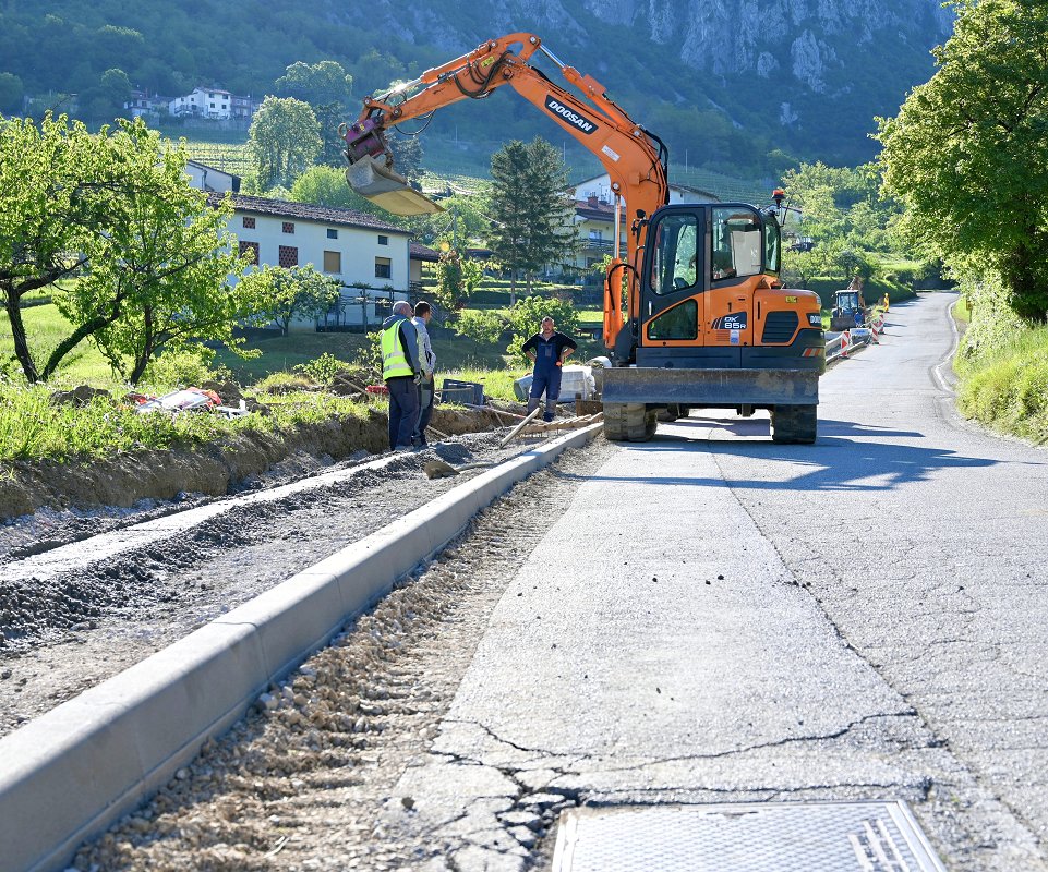 Občina Vipava uspešna pri pridobitvi sofinanciranja za izgradnjo pločnika med Vipavo in Gradiščem