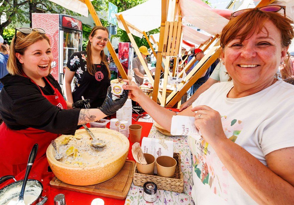Sedma Pašta Fešta znova navdušila Ajdovščino - Festival testenin še naprej raste