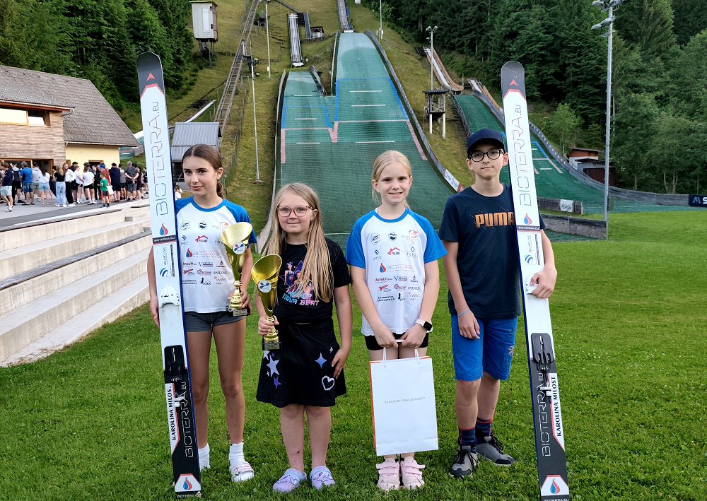 Skakalni klub POK uspešno začel poletno sezono