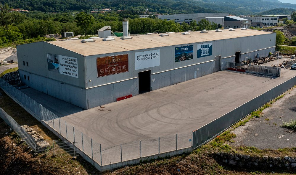 Prodaja skladišča in zazidljivega zemljišča v Poslovni coni Gojače