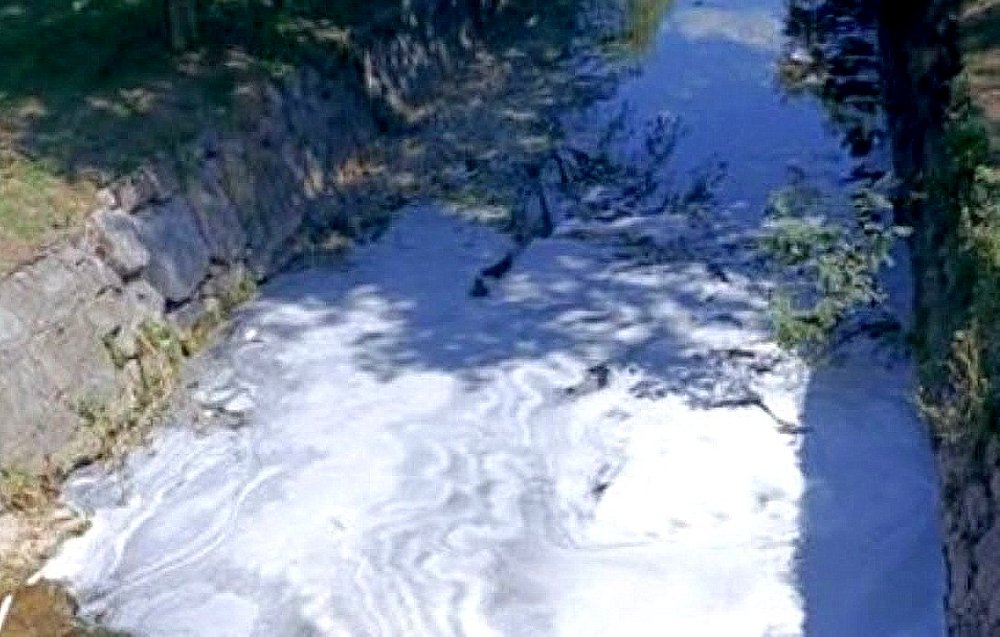 V Lokavšček se je iztekla večja količina šampona
