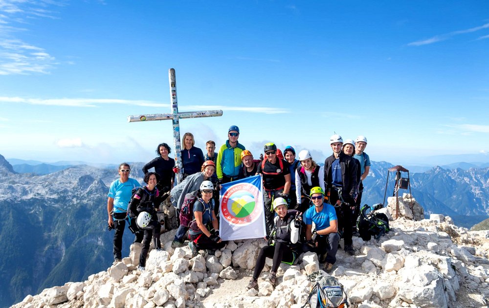 V višave med kozoroge - Vzpon na Montaž