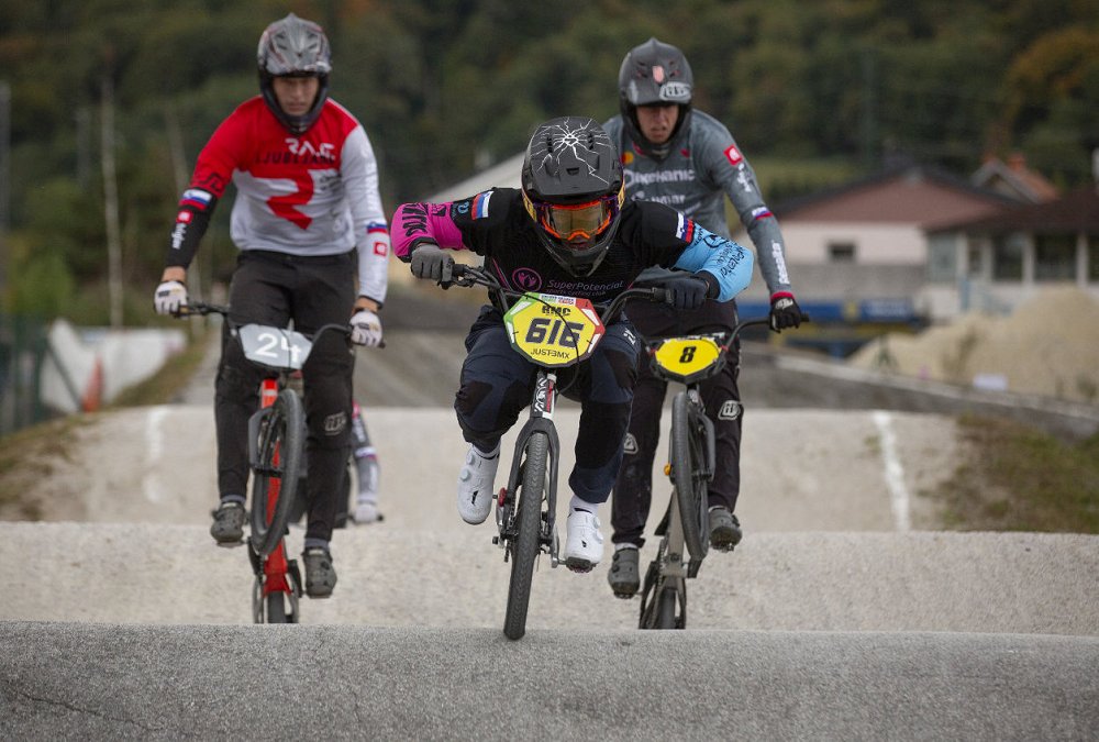 Niku Preku in Petru Dovžaku naslova državnih prvakov v disciplini BMX Race