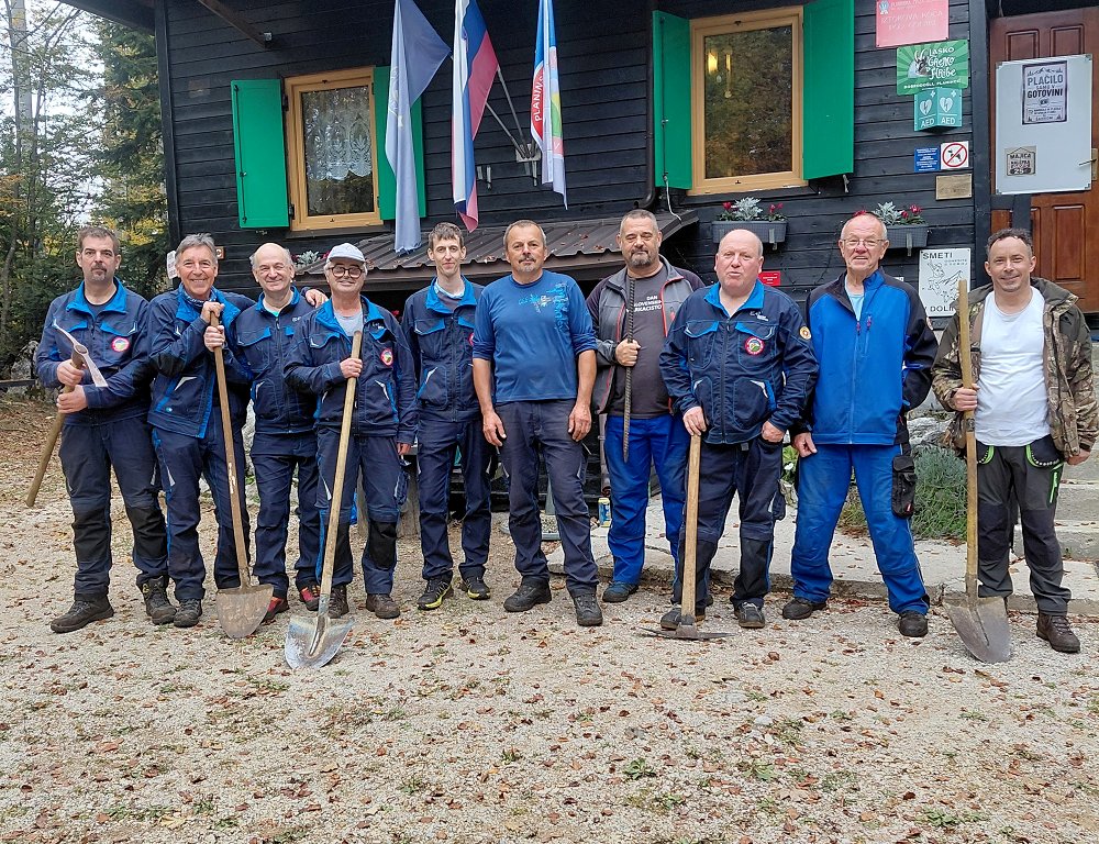 Planinsko društvo Ajdovščina: Markacijska akcija na poti Mali Golak